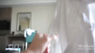 This babe knows how to relax on vacation with a handjob and hard fuck