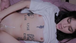 A cute girl with a pink pussy gets cum on her face and inside ♡