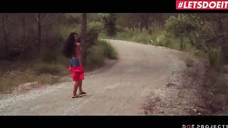 Short pee break for stunning brunette Alexa Tomas