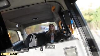 Jayla De Angelis wraps her gloves around cabbie's dick in steamy scene