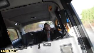 Jayla De Angelis wraps her gloves around cabbie's dick in steamy scene
