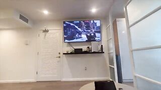 Babe doesn’t let her boyfriend finish the game and sex