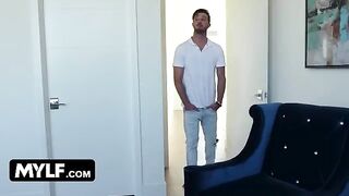 Alix Lynx’s big tits are enough to make a bombshell out of her