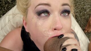 The ass of blonde beauty Misha Cross is ready for anal
