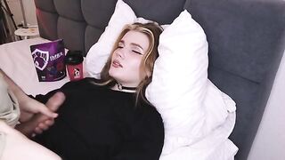 A pretty baby came on the tits of her boyfriend and he finished in her mouth
