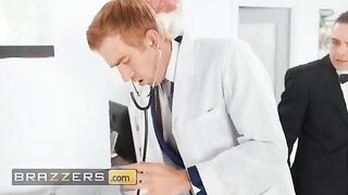Kiki Daniels' cold feet cured by Doctor Danny's massive cock in a Brazzers scene