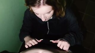 The girl was caught at home, so she had to engage in intimate acts right there in the entrance