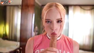 Horny woman in jeans gets fucked through the hole and receives a cumshot in her mouth