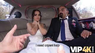 A bride allows her husband to watch her getting anal in the car