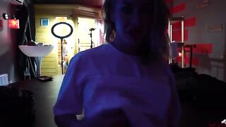 Behind the scene with Wet Kelly - Masturbating while watching actors playing and getting wet