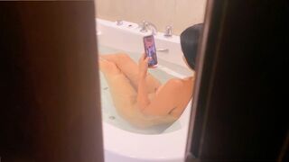 Peeping at my stepsister in the jacuzzi, I got her to fuck hard