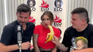 Sara Blonde makes a blowjob after an interview on Elo Podcast