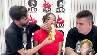 Sara Blonde makes a blowjob after an interview on Elo Podcast