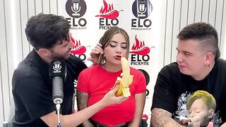 Sara Blonde makes a blowjob after an interview on Elo Podcast