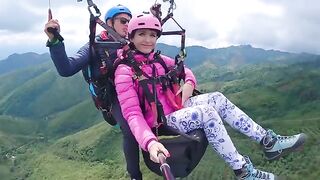 Sexx Sexxx has an extreme squirting orgasm while paragliding over the sea