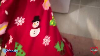 My stepmom thanked me for helping her out of the washing machine with sex