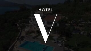 The insatiable guest Ginebra seduced the bartender of the hotel with passion