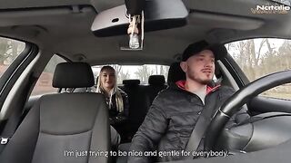 A hot girl got into the taxi and agreed to have sex right there