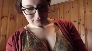 Bettie Bondage teaches you how to pose for an erotic photoshoot