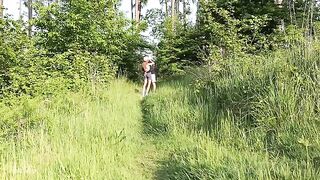 Babe fucked deep in the forest by a risk-taking guy