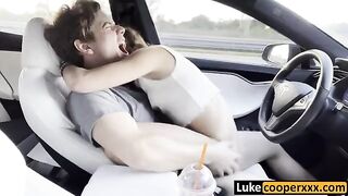 A young chick got fucked on her way home in the car