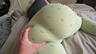A thick ass girl was seduced and fucked in doggy style