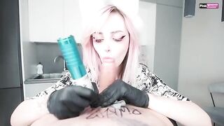 Tattooing pain mixed with a sweet and hot blowjob