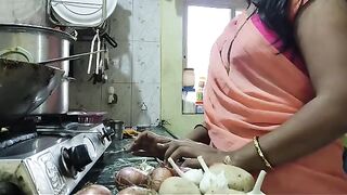 Two guys fucked an Indian babe in a steamy Mumbai threesome