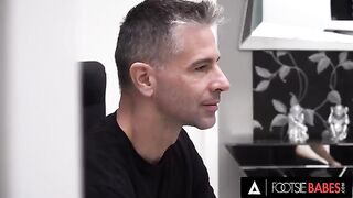Foot-fetish sex with Alyssa Bounty ends on her feet