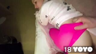 A stepdaughter is trying to seduce her stepbrother, but he’s not interested