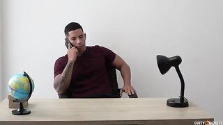 I had sex with the agent who wanted to meet my impressive size