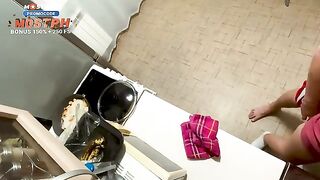 The wife accidentally met a friend and had to suck him off