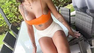 A photographer made oiled anal sex with a hot Sisi Rose