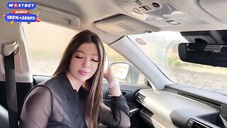 The girl made a date with a guy in the car and got intimate