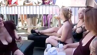 Sex extreme on the roof of a building turns out to be quite good
