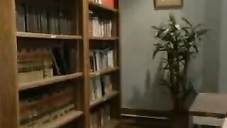 Someone was fucked in the dark by a familiar person