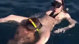 Two aqualangists fucked at the bottom of the sea