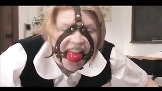 Lesbian bondage has no borders, even for amateurs