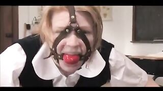 Lesbian bondage has no borders, even for amateurs