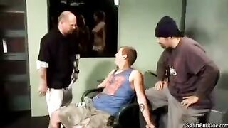 Bukakke in the mouth, a hot man made her squirt and cum