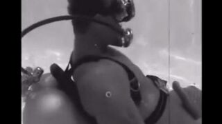 During the diving, she made an aqualangist a blowjob, showcasing incredible skills