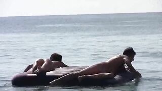 A young girl ran naked on the beach and admired her body