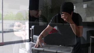 A police officer fucked a thief, Jacqueline Taylor got caught