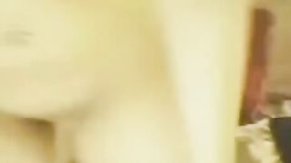 Asian beauty masturbates on her webcam