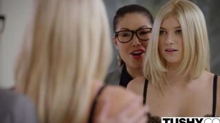 Blondie in stockings reaches deep into her ass hole with gentleness