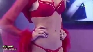 The first episode of the underwear fashion show has started. Watch it!