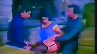 Vintage Italian sex with a hot brunette and hardcore anal penetration - Eporn