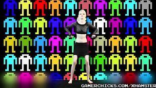 Sexy dancing blonde with shaking tits in front of the crowd