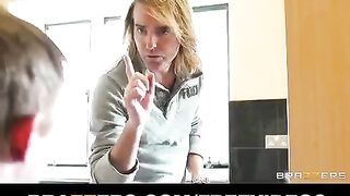 Japanese girl has sex right after taking a bath