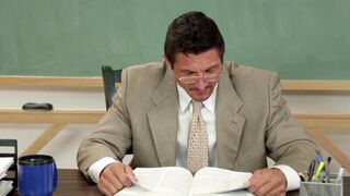 A student girl gets a good mark from her teacher after blowjob
